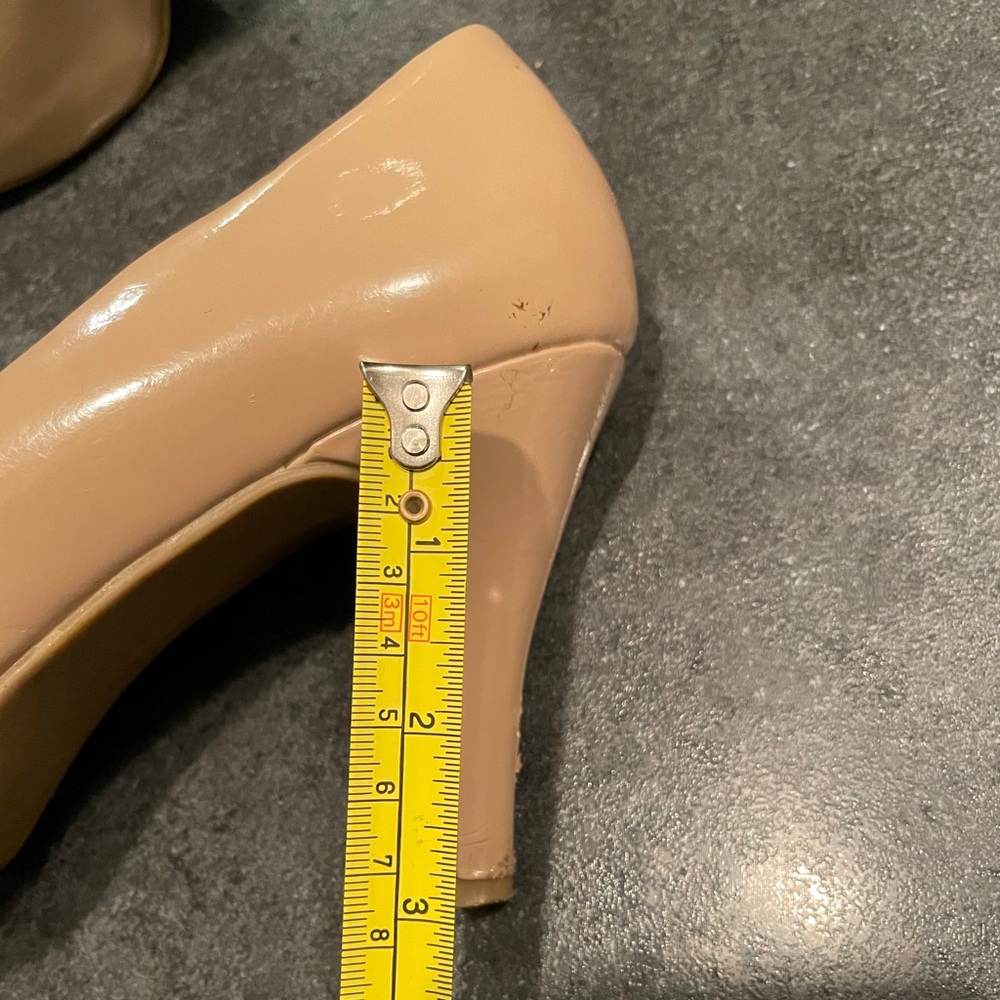 Heels - Picture 7 of 7